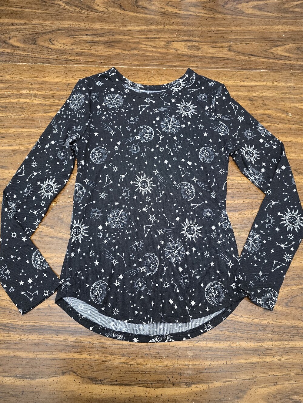 No Boundaries Black and White Celestial Print Long Sleeve Top